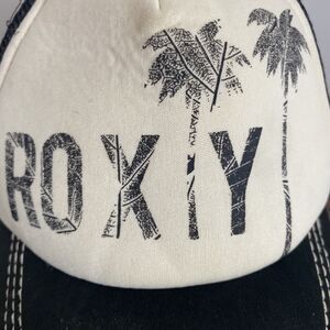 ROXY Hat Cap Trucker Foam Snapback Mesh Palm Tree Black White Beach Surf Sun